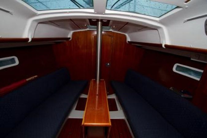 Beneteau Oceanis Clipper 323 | Aphrodite Spirit