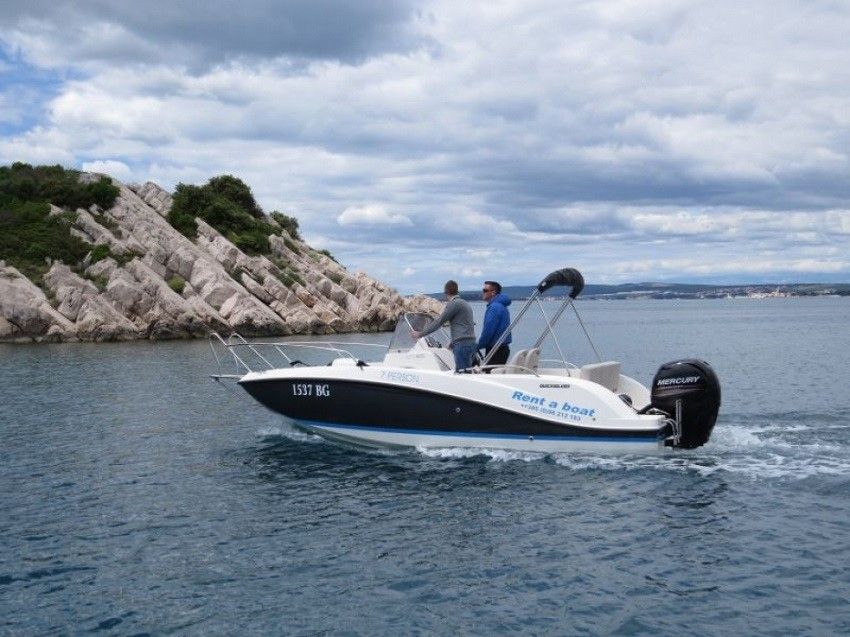 Quicksilver 605 | Quicksilver Sundeck 1
