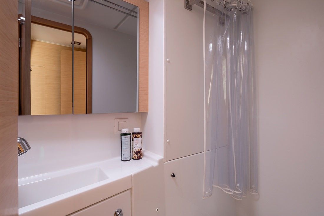 Lagoon 39 | Lost Cat