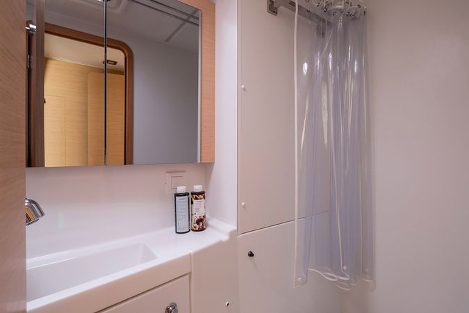 Lagoon 39 | Lost Cat