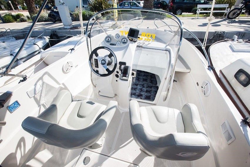 Quicksilver 635 | Commander