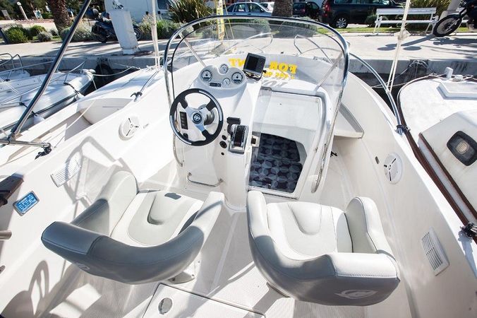 Quicksilver 635 | Commander