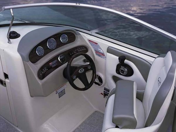 Sea Ray 270 | Sea Ray