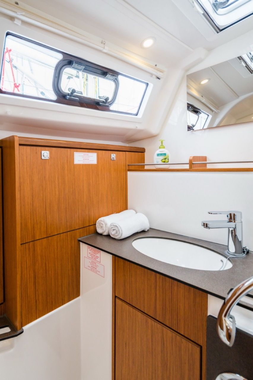 Bavaria Cruiser 37 | Samsara