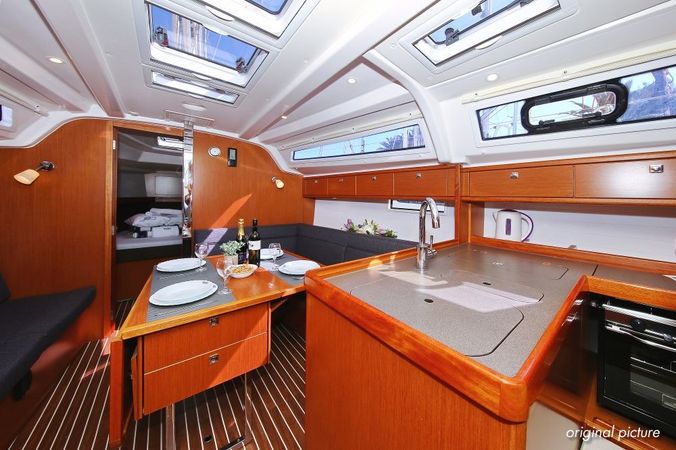 Bavaria Cruiser 37 | Malo Angeline