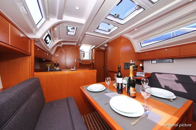 Bavaria Cruiser 37 | Malo Angeline