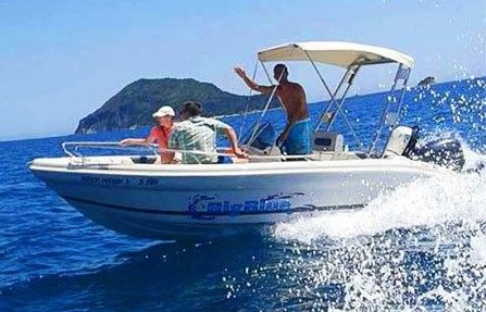 Ranieri 17 | Shark  White