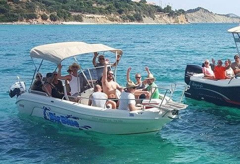 Ranieri 17 | Shark  White