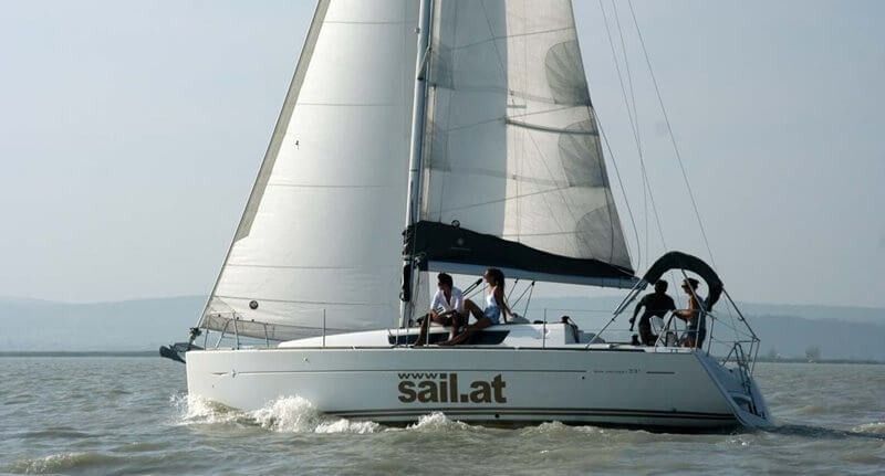 Vitorlás Jeanneau Sun Odyssey 33i Winged Keel kiadó Ausztria Boataround