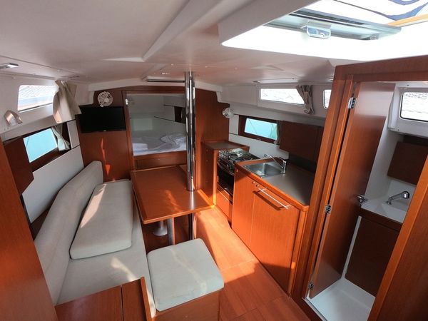 Beneteau Oceanis 35 | Abeona