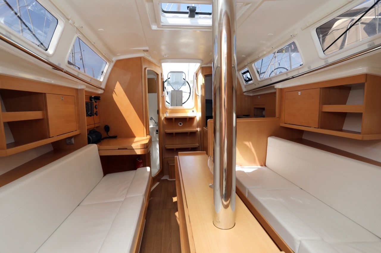 Jeanneau Sun Odyssey 319 | Spider Kiss