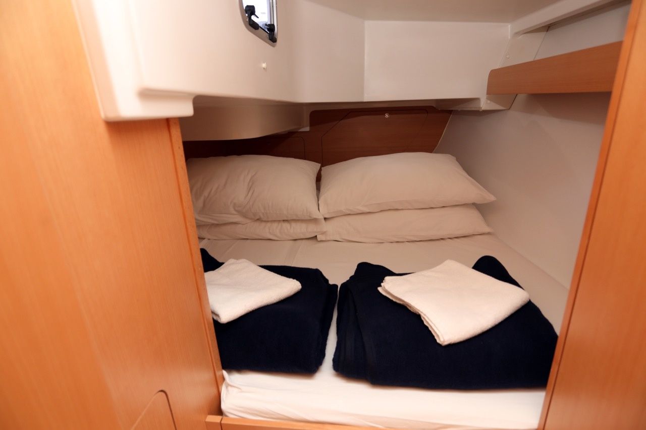 Jeanneau Sun Odyssey 319 | Spider Kiss