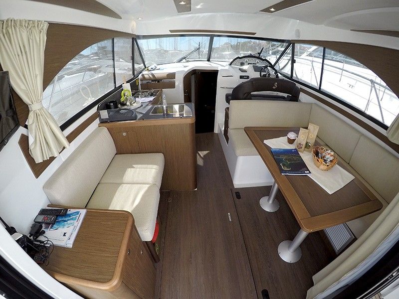 Beneteau Antares 36 | Capricorn