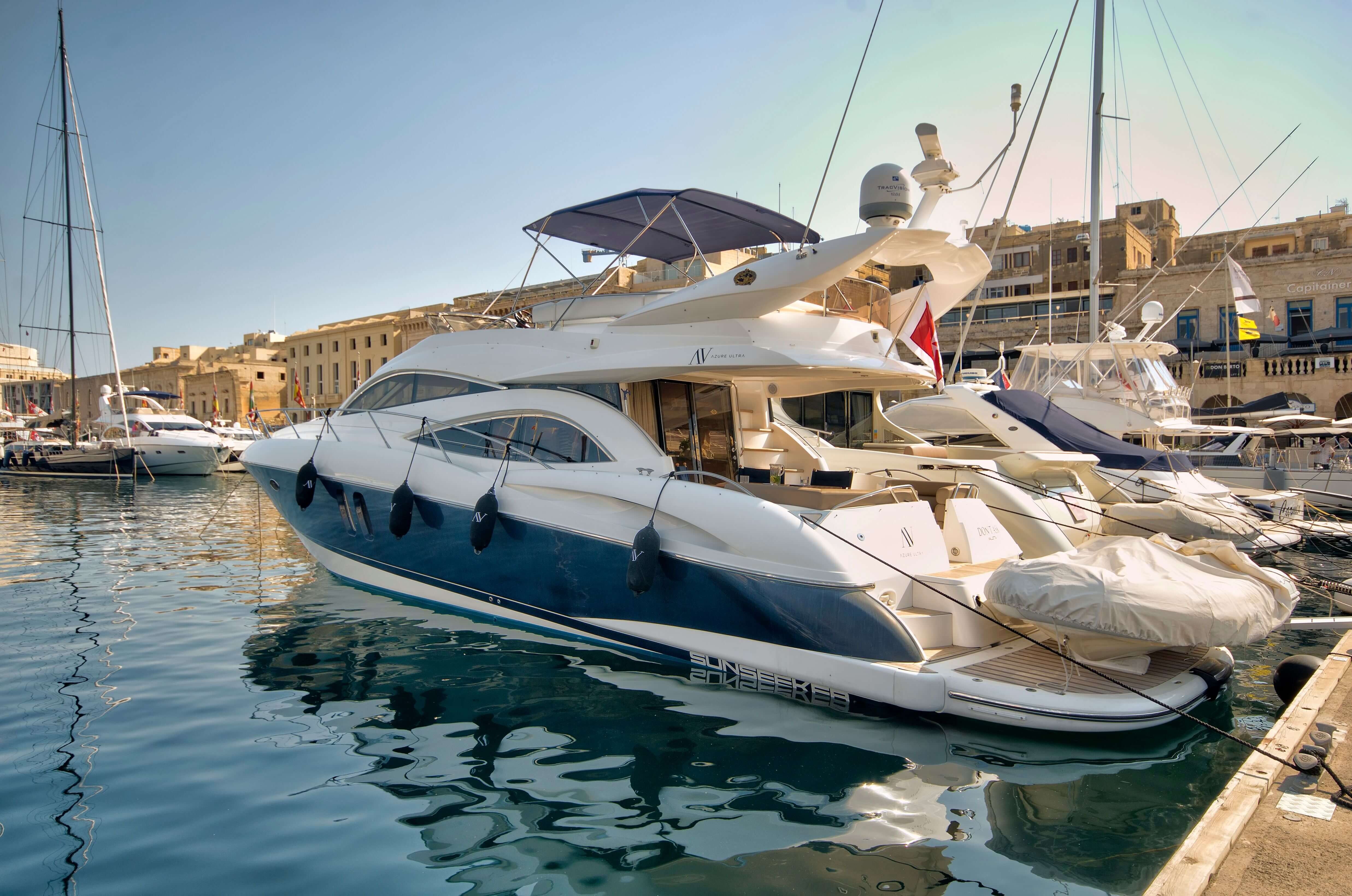 Motor yacht Sunseeker 56 Donu0027t ask att hyra - Malta Boataround