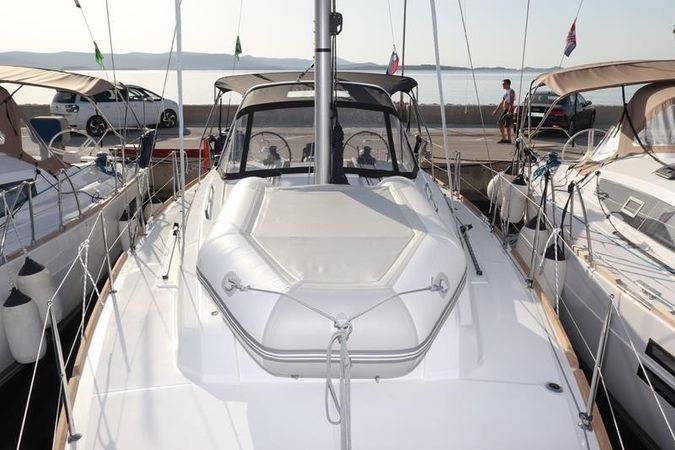 Beneteau Oceanis 38.1 | Dama