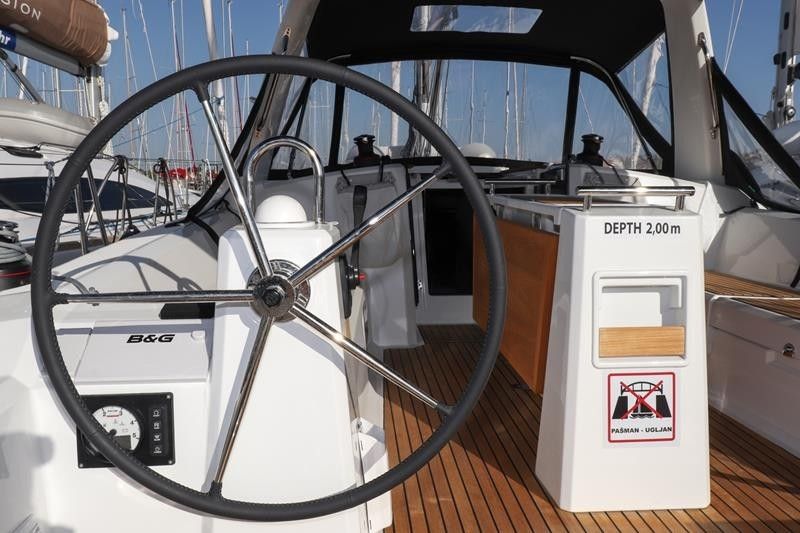 Beneteau Oceanis 38.1 | Dama