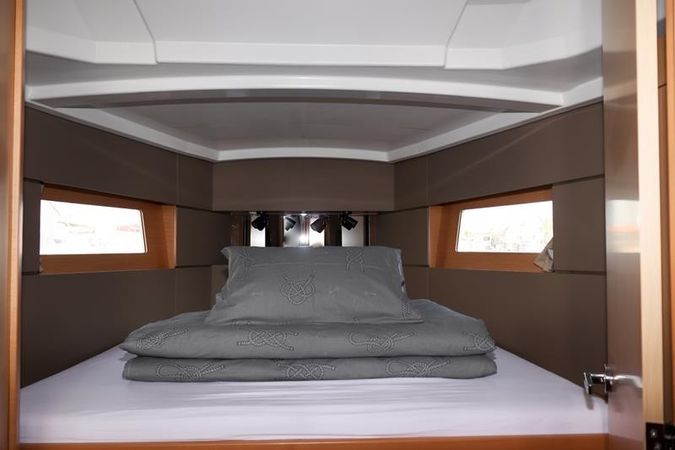 Beneteau Oceanis 38.1 | Dama