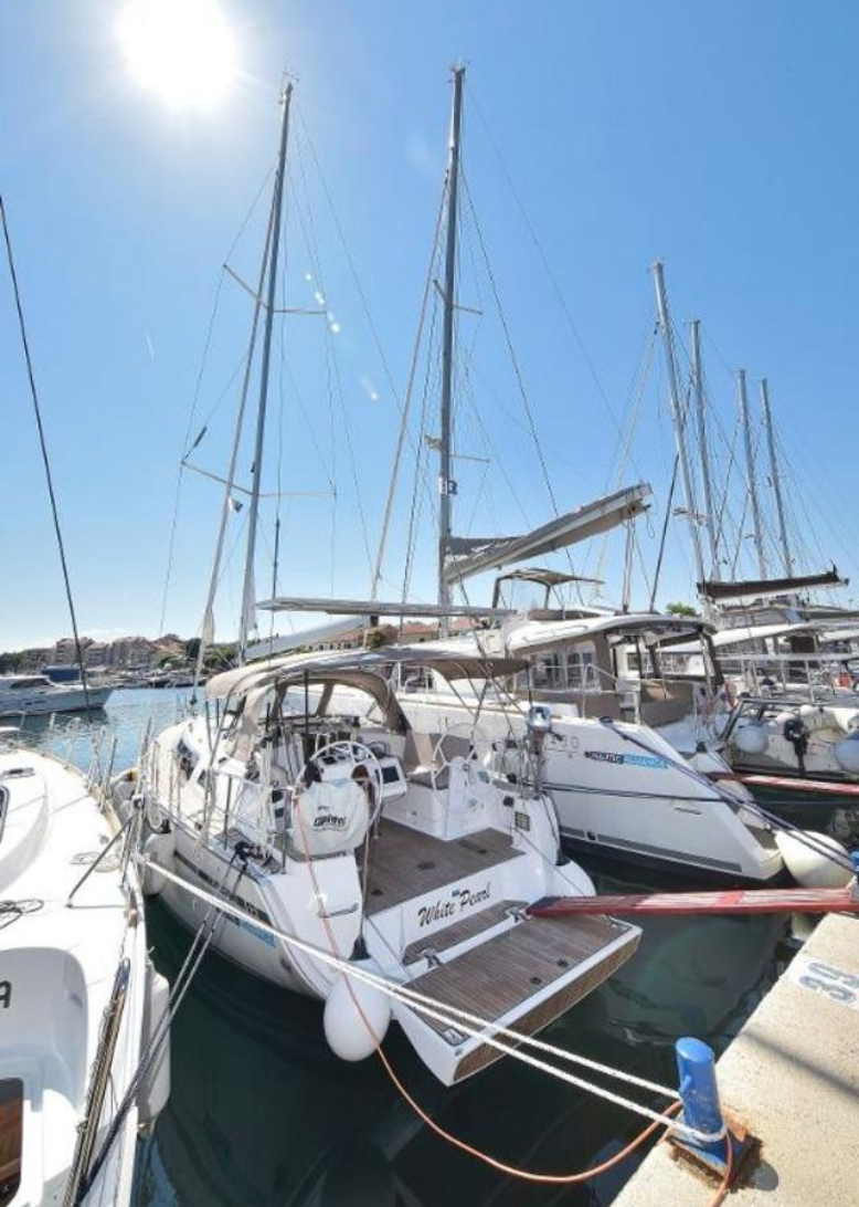Bavaria Cruiser 37 | White Pearl