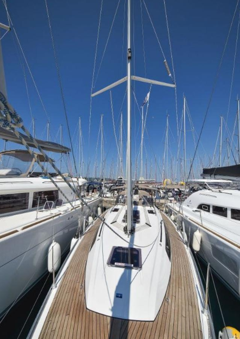 Bavaria Cruiser 37 | White Pearl