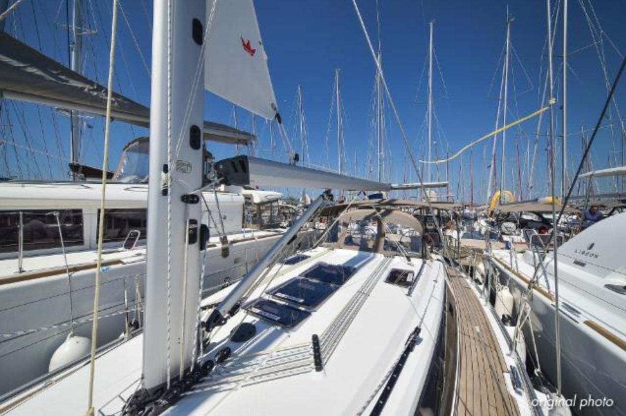 Bavaria Cruiser 37 | White Pearl