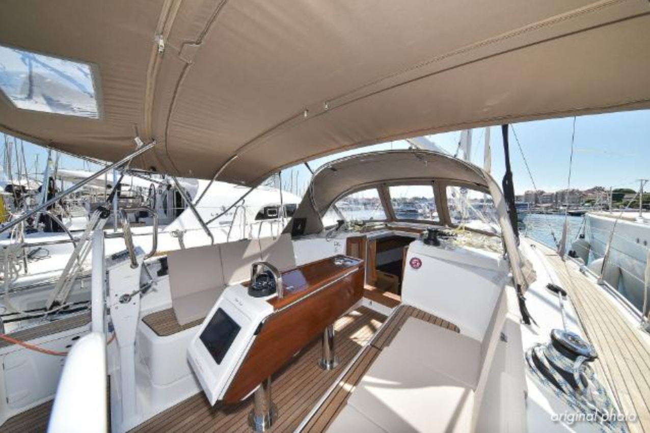 Bavaria Cruiser 37 | White Pearl