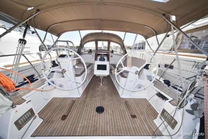 Bavaria Cruiser 37 | White Pearl