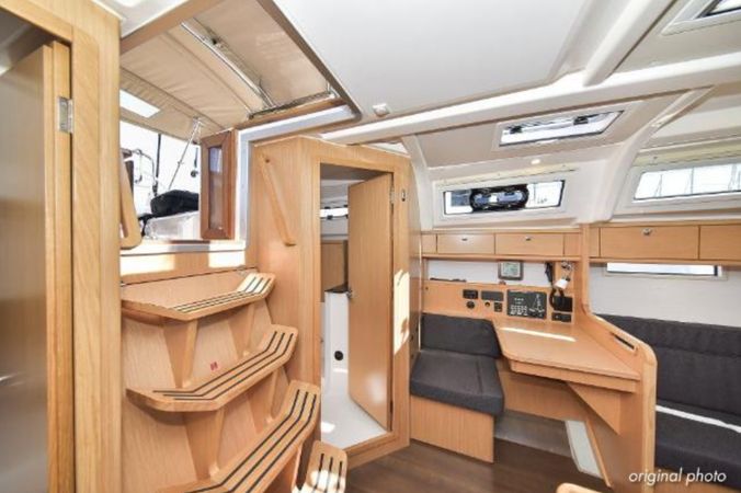Bavaria Cruiser 37 | White Pearl