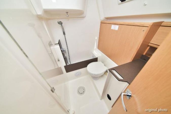 Bavaria Cruiser 37 | White Pearl