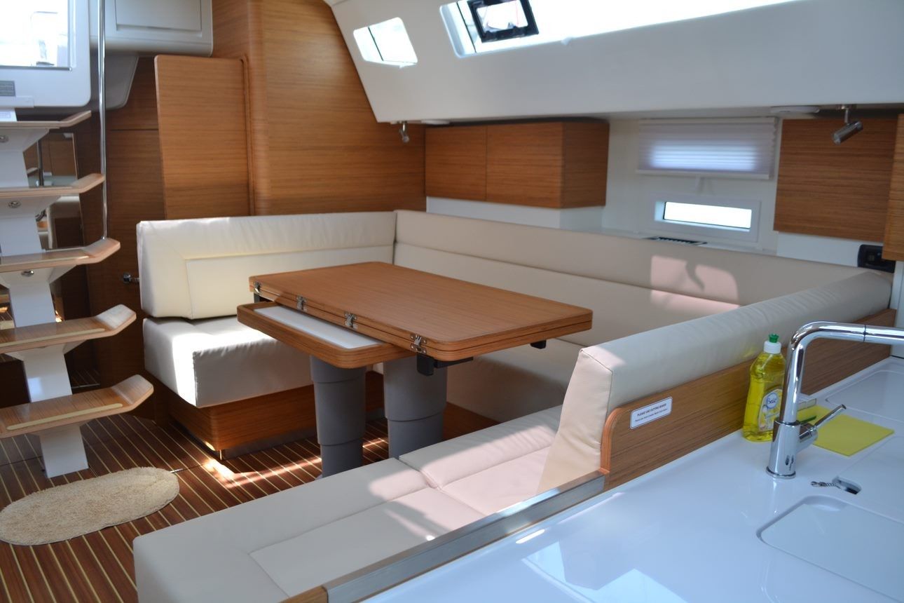 Elan 50 Impression | Lazy Days