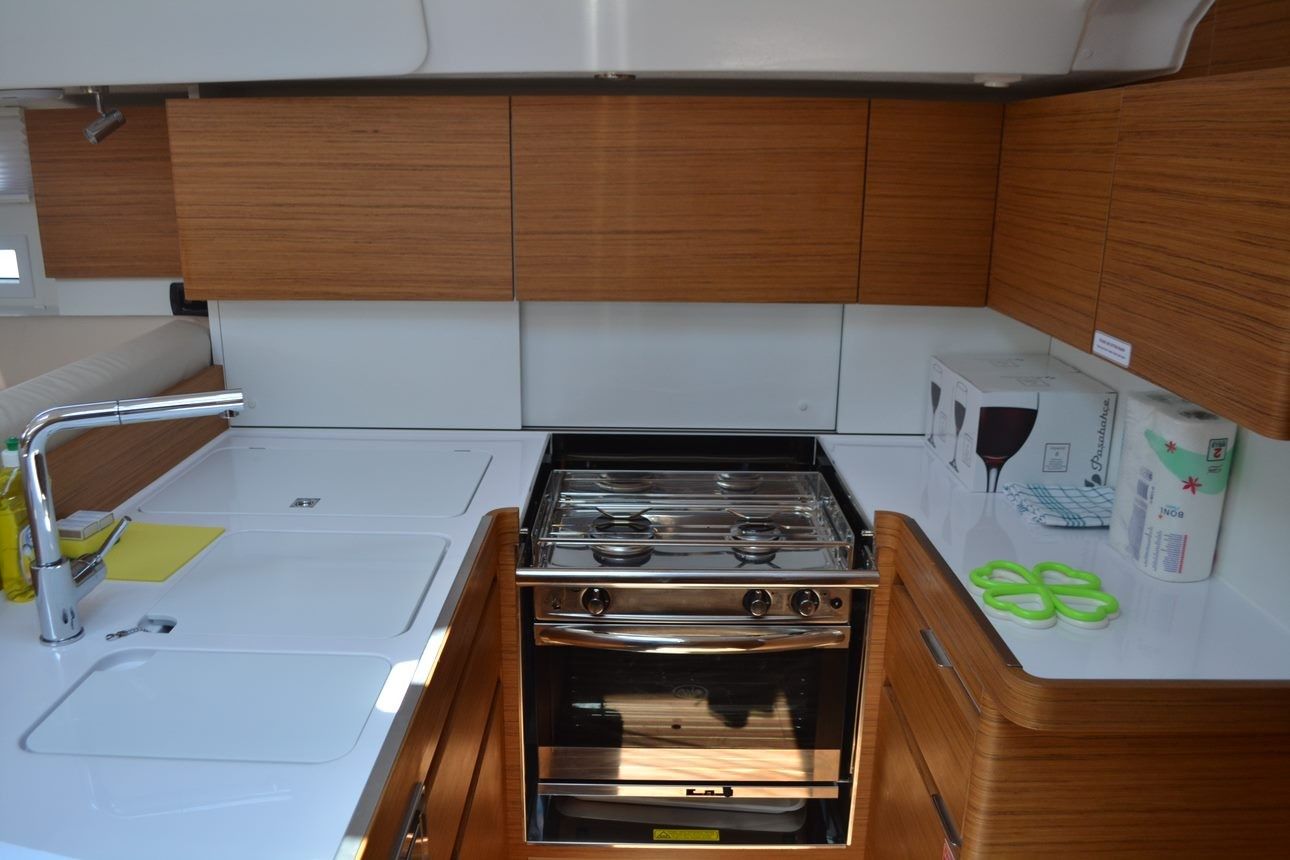 Elan 50 Impression | Lazy Days