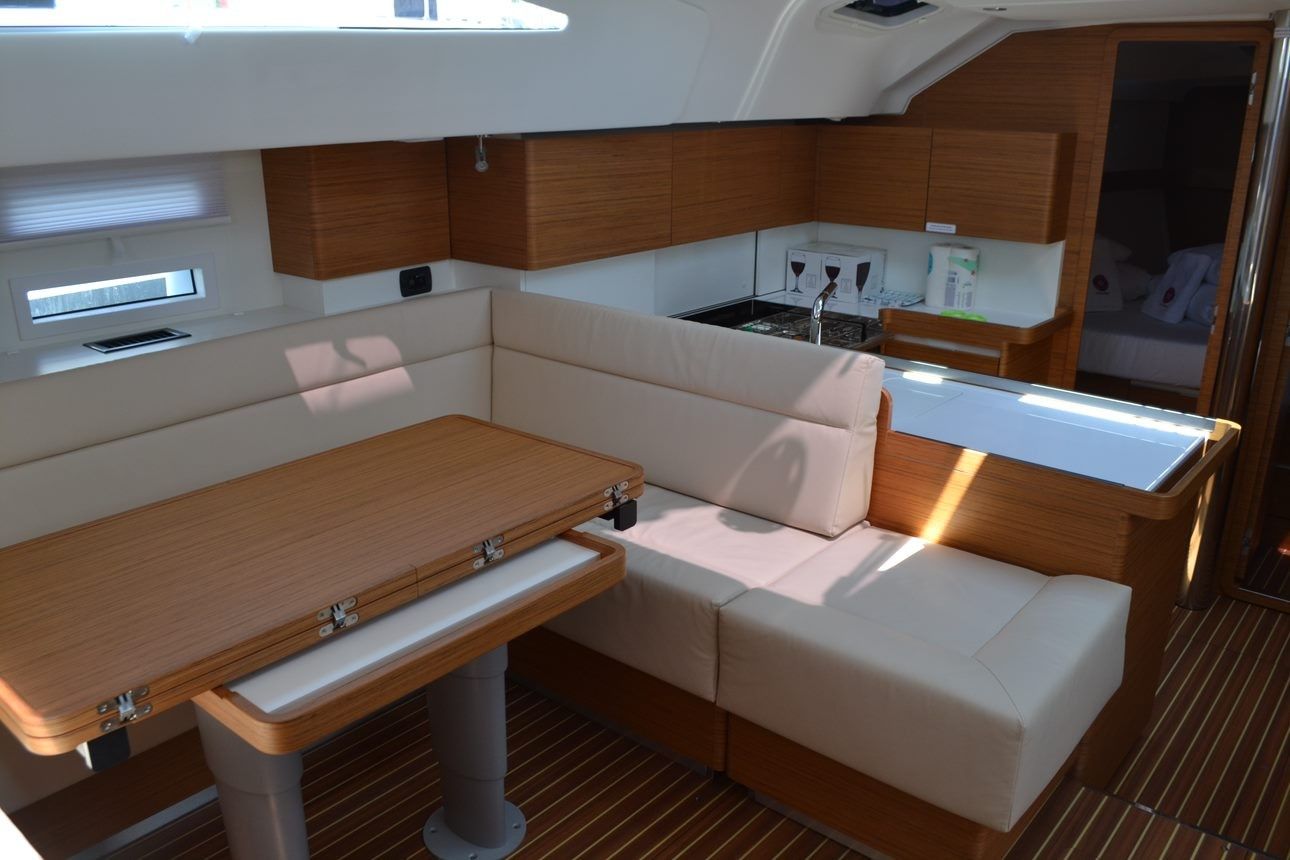 Elan 50 Impression | Lazy Days