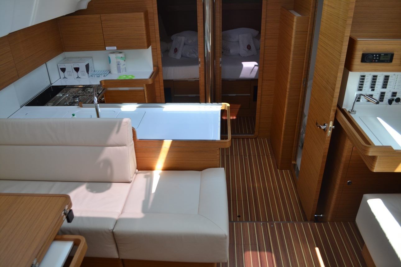 Elan 50 Impression | Lazy Days