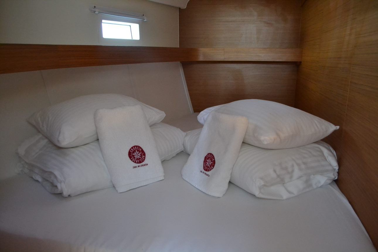 Elan 50 Impression | Lazy Days