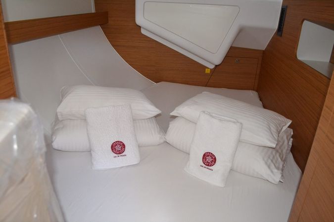 Elan 50 Impression | Lazy Days