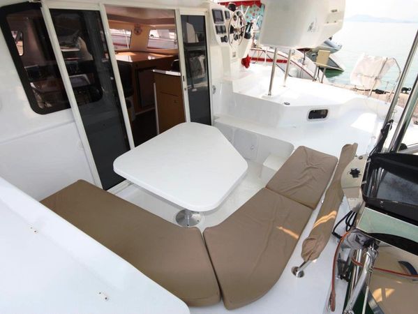 Fountaine Pajot Mahe 36 | Happy Eva