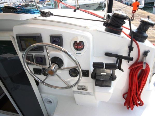 Fountaine Pajot Mahe 36 | Happy Eva