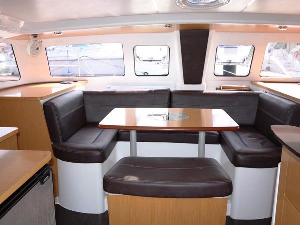 Fountaine Pajot Mahe 36 | Happy Eva