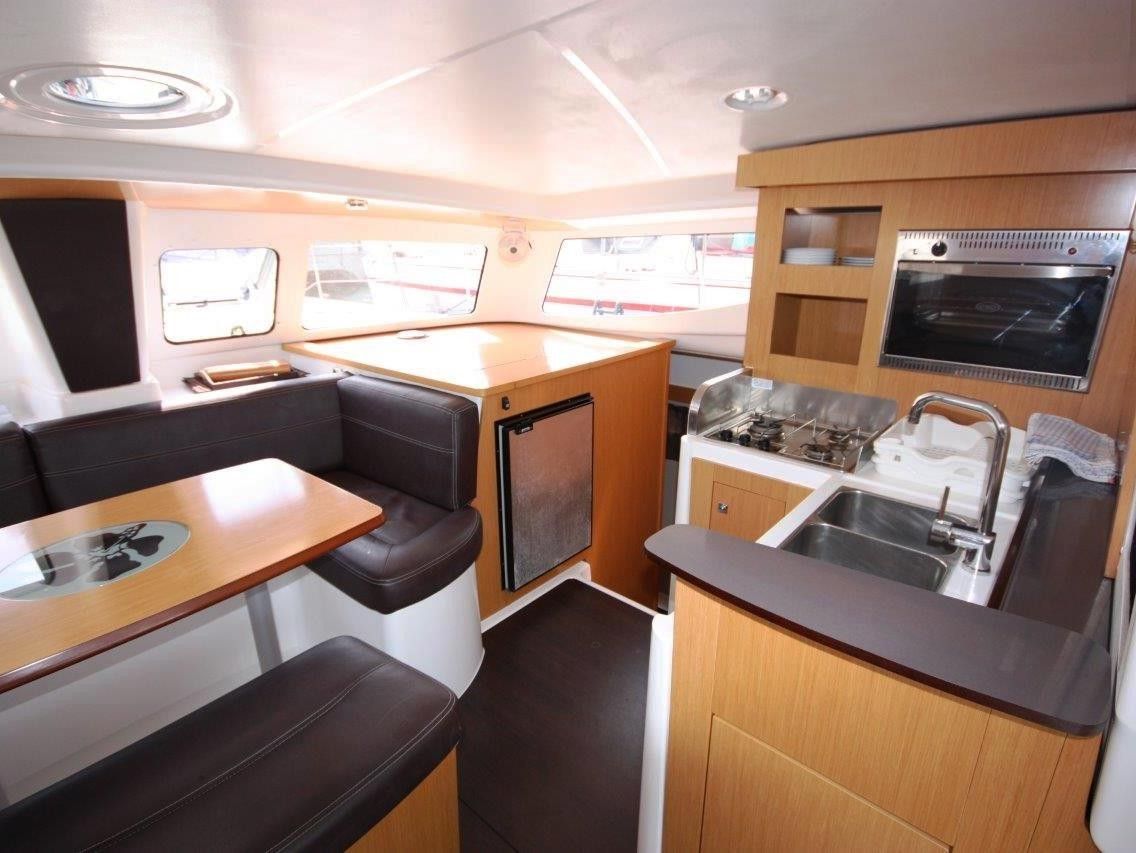 Fountaine Pajot Mahe 36 | Happy Eva