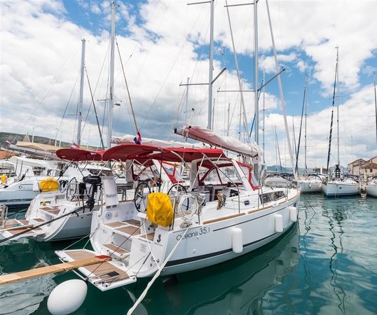 Beneteau Oceanis 35 | Bela