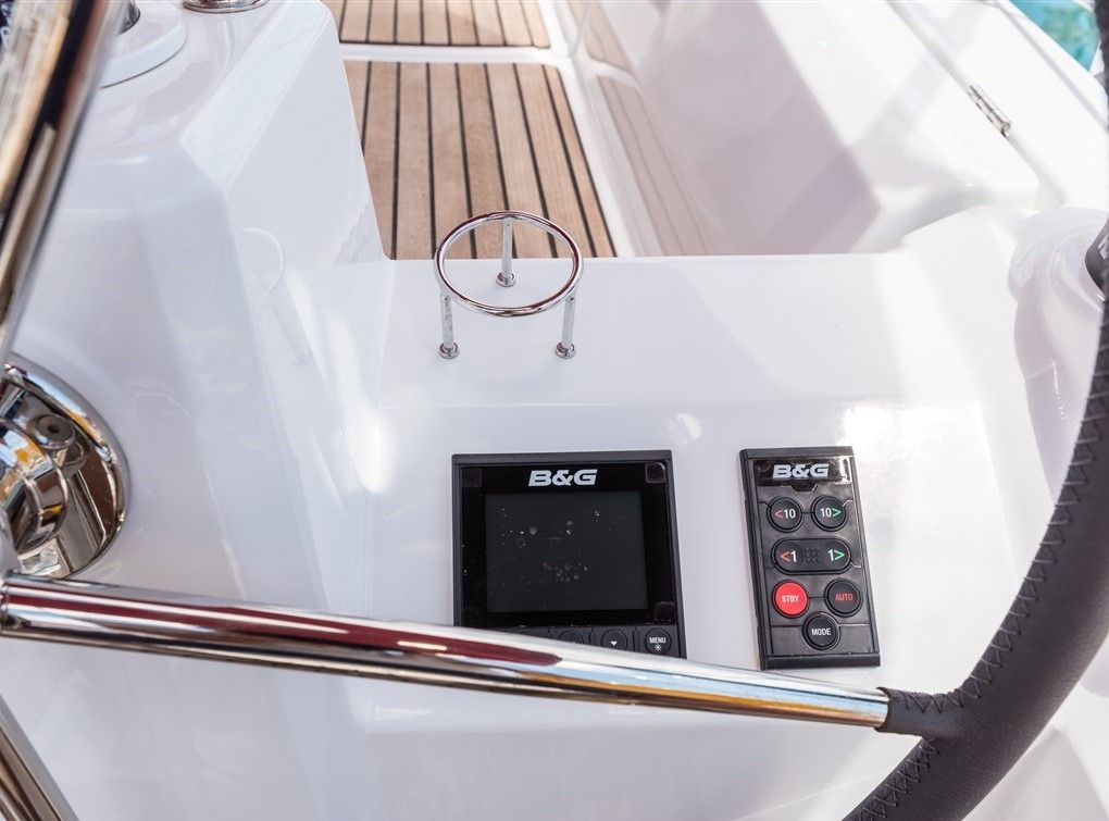 Beneteau Oceanis 35 | Bela