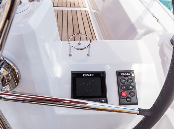 Beneteau Oceanis 35 | Bela