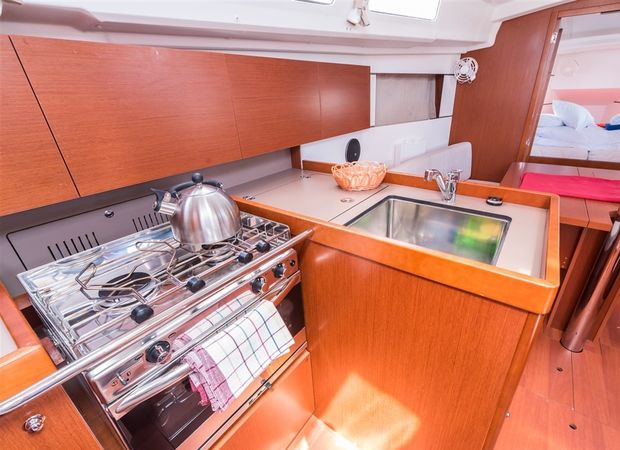 Beneteau Oceanis 35 | Bela