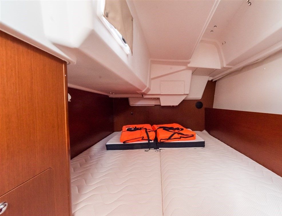 Beneteau Oceanis 35 | Bela