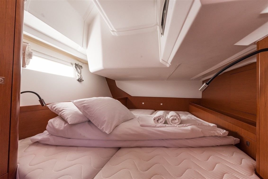 Beneteau Oceanis 45 | Mobula One