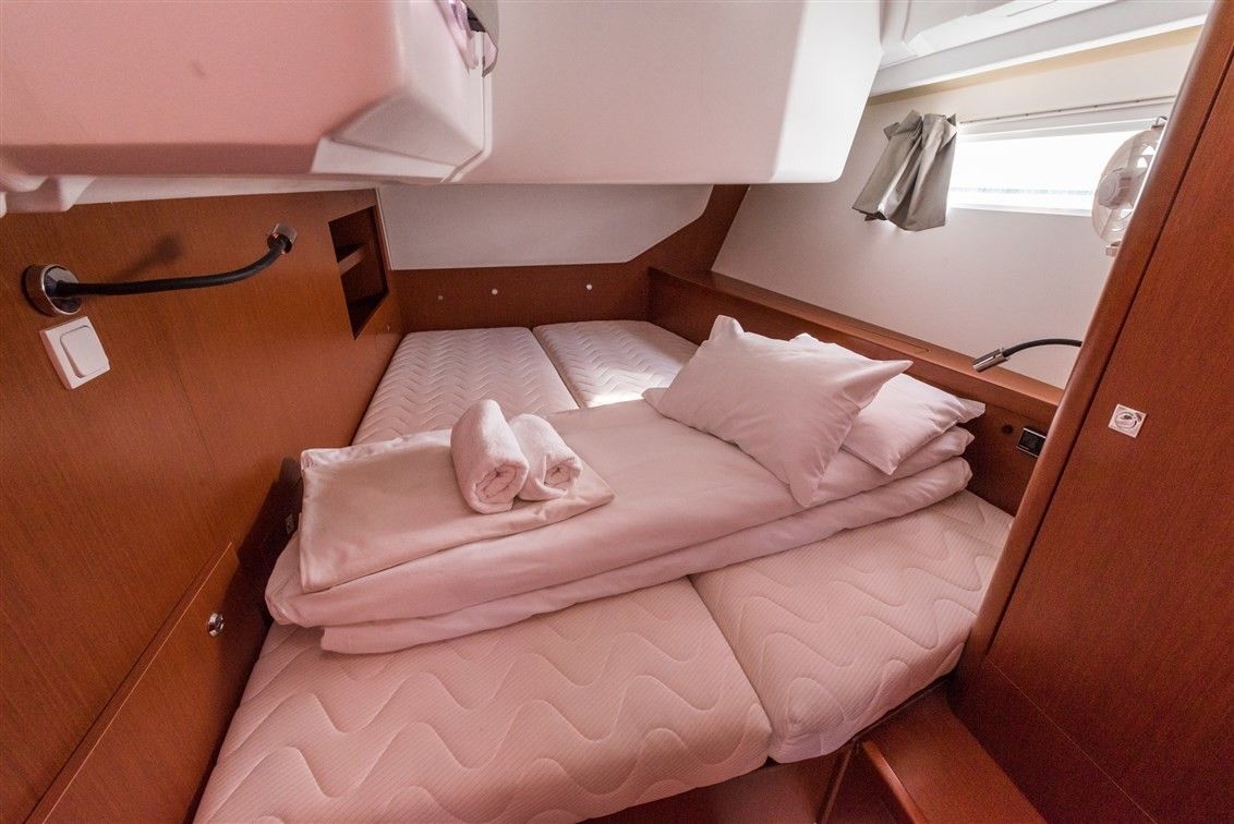 Beneteau Oceanis 45 | Mobula One