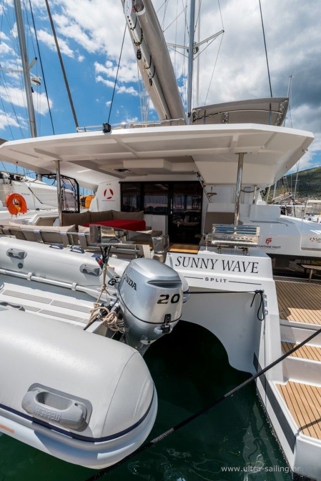 Fountaine Pajot Saona 47 | Sunny Wave
