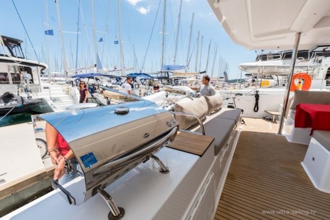 Fountaine Pajot Saona 47 | Sunny Wave