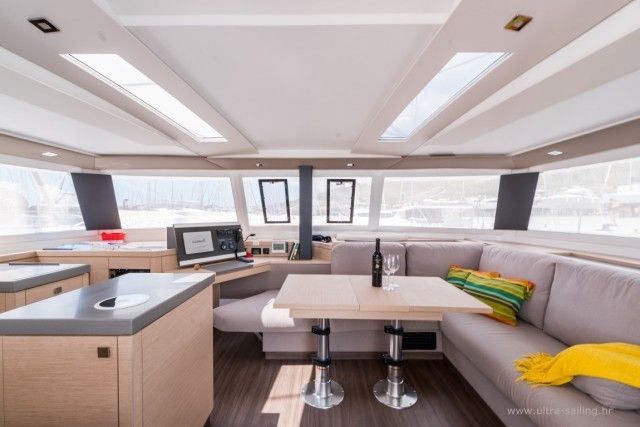 Fountaine Pajot Saona 47 | Sunny Wave
