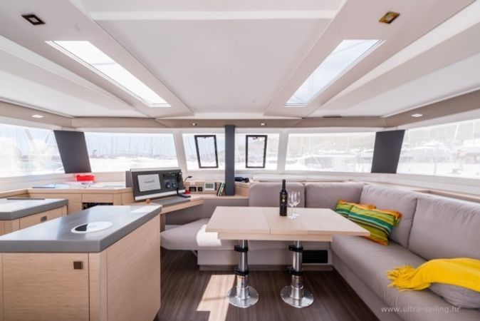 Fountaine Pajot Saona 47 | Sunny Wave