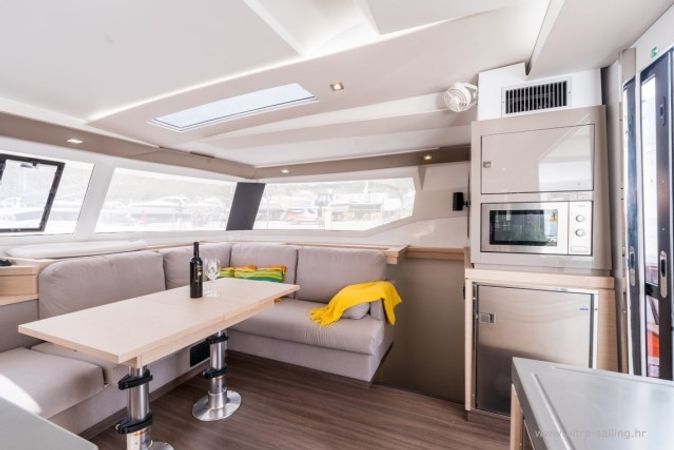 Fountaine Pajot Saona 47 | Sunny Wave